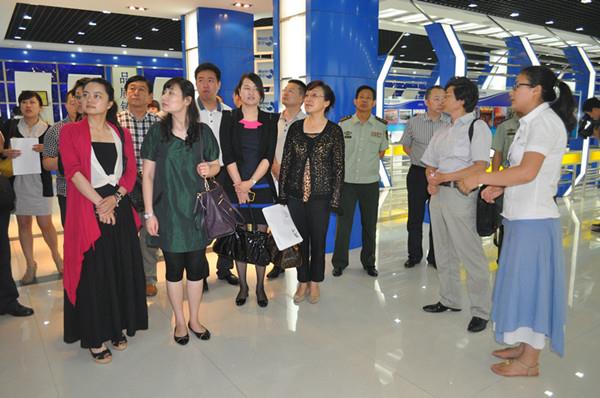 全心打造持久有效的食品安全体系——青岛市政协委员在betway西汉姆联官方网站召开食品安全论坛